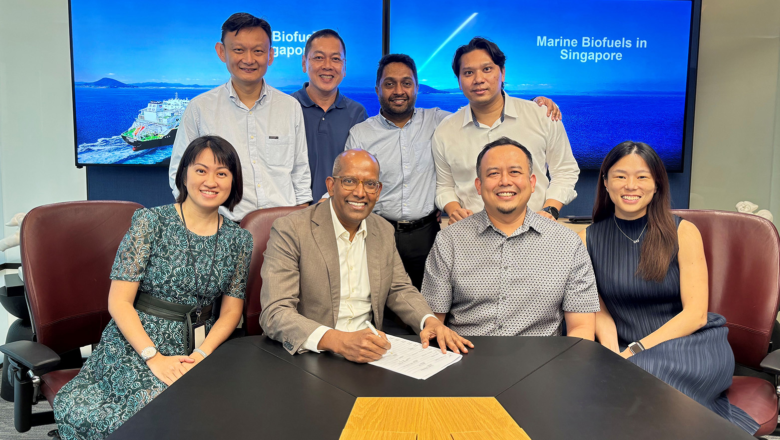 Front row, from left to right: Hui Ling Chern, Karimi Nayab, Norazmi Ayob, Adeline Tan. Back row, from left to right: Adrian Ong, Boon Hui Tan, Vignesh Maheantharan, Danial Rosli